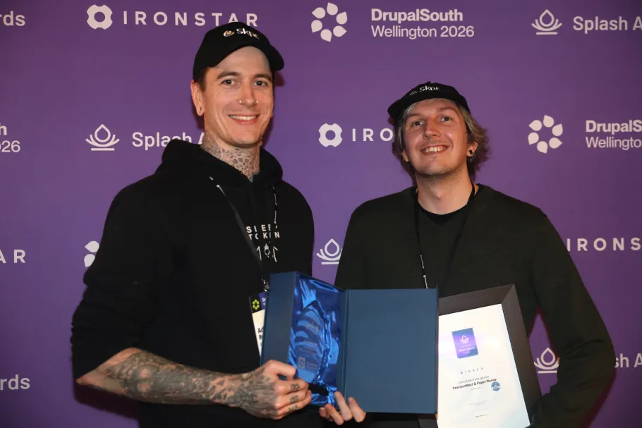 Adam Bramley and Daniel Veza receiving the Splash Award for Cancer Australia